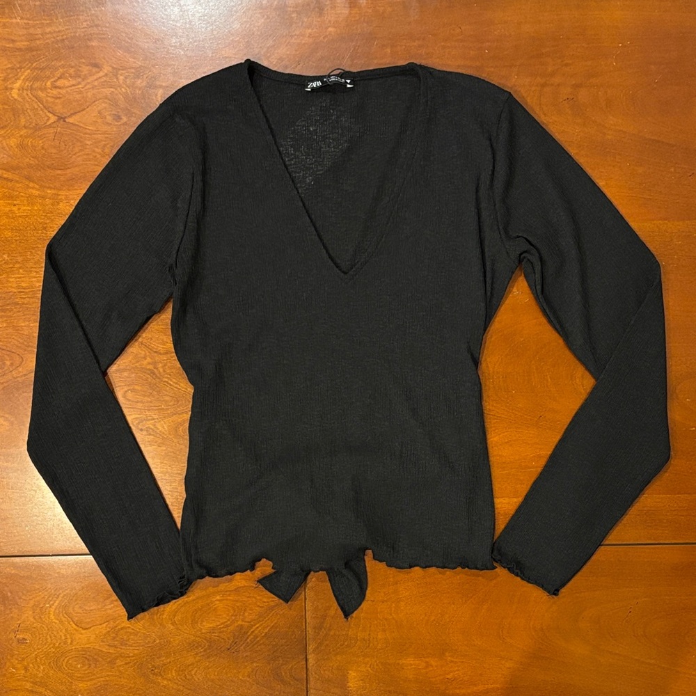Zara Black V-Neck Long Sleeve Top With a Tie Back. NWT